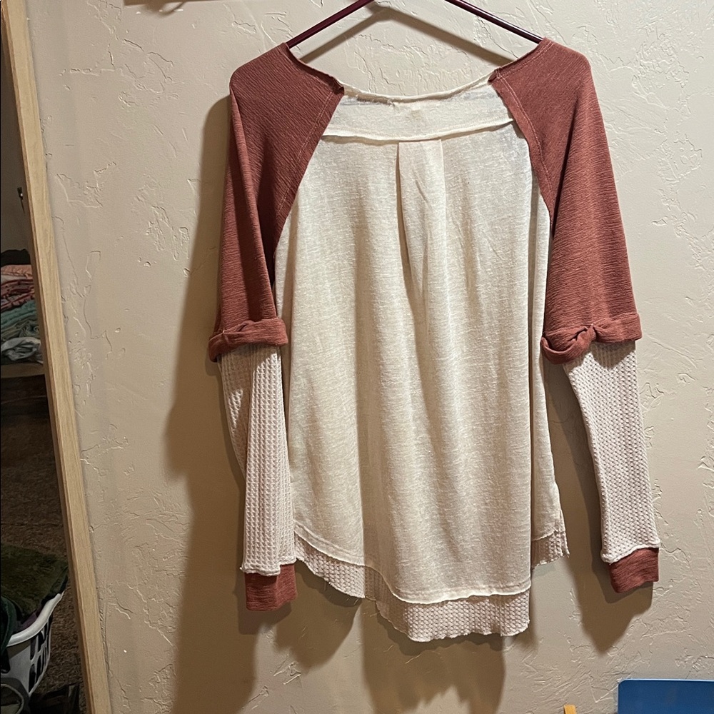 The Buckle Gilded Intent Pieced Thermal Henley Top - Picture 7 of 9